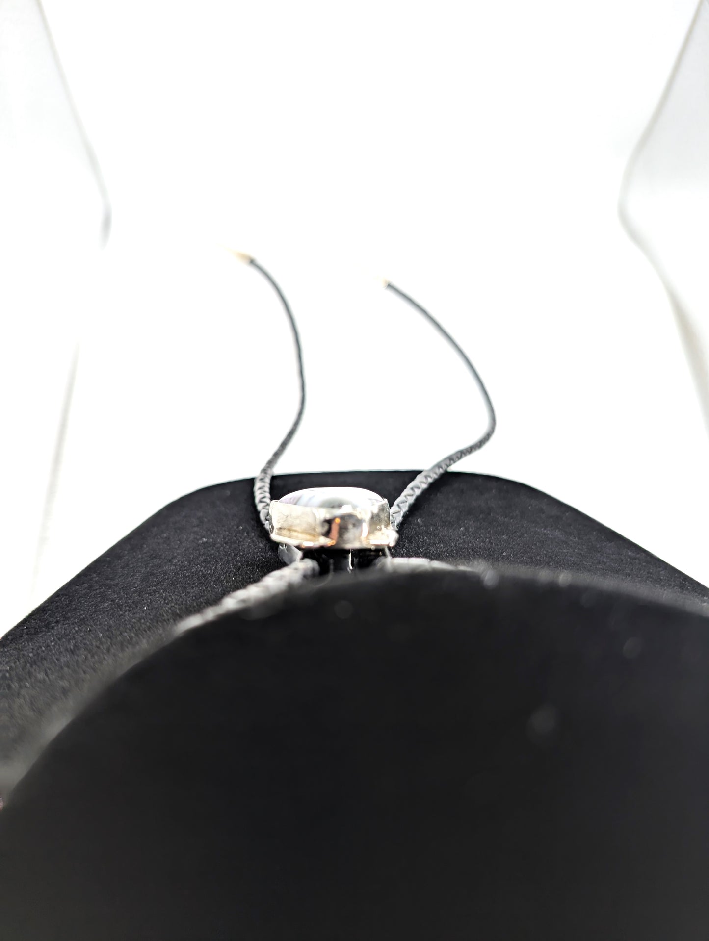 Bolo Tie Sowbelly Agate (Colorado) .925 Silver, Braided Black Leather