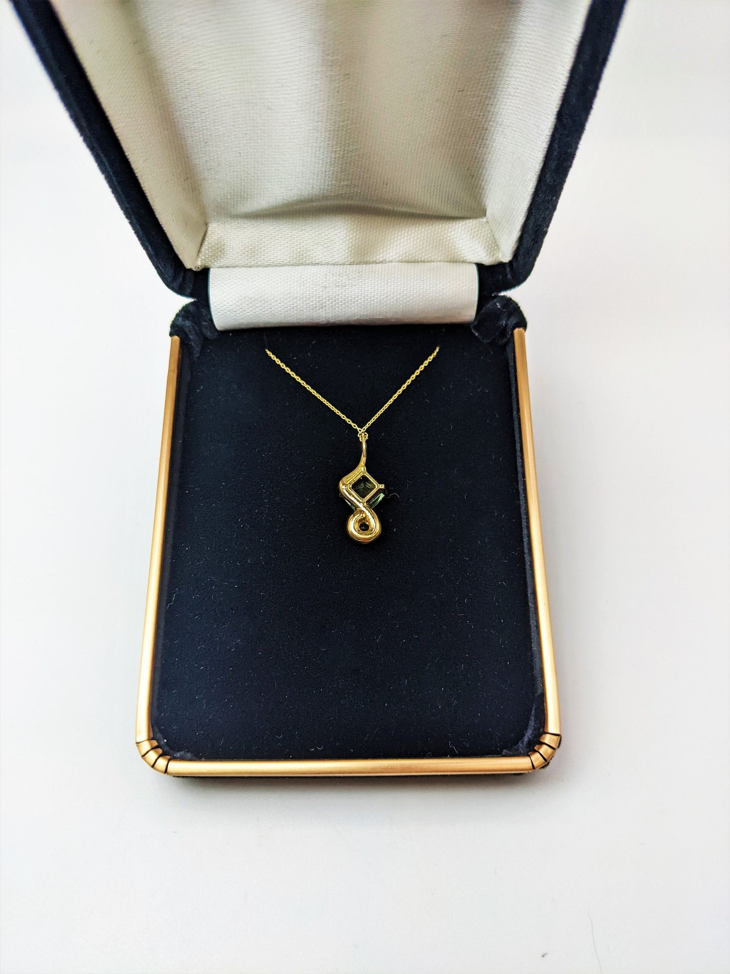 18K Gold Pendant Set With Montana Sapphire 2.15cts Green/Blue Color Change and Alexandrite, Includes 18K Gold Chain