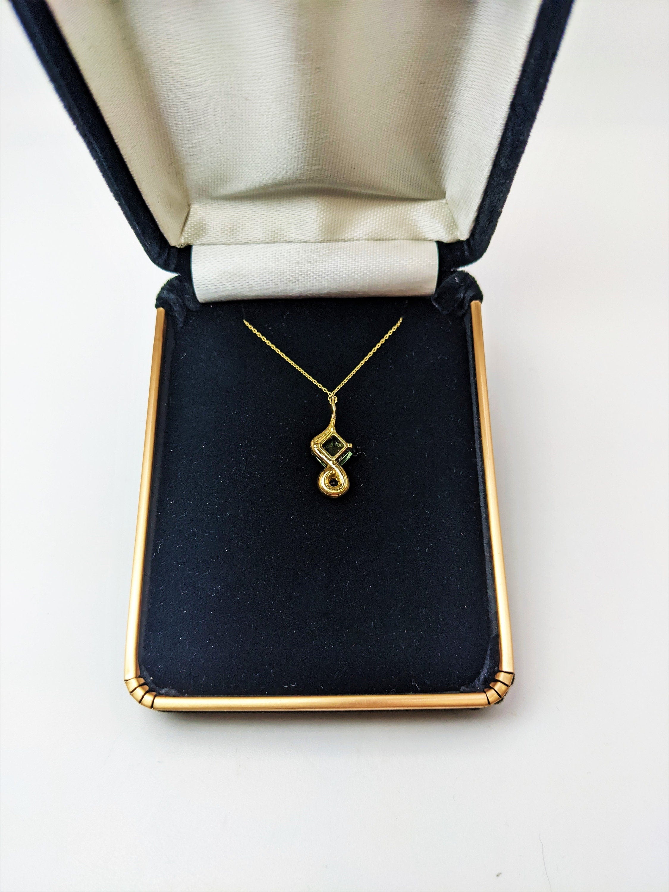 18K Gold Pendant Set With Montana Sapphire 2.15cts Green/Blue Color Change and Alexandrite, Includes 18K Gold Chain