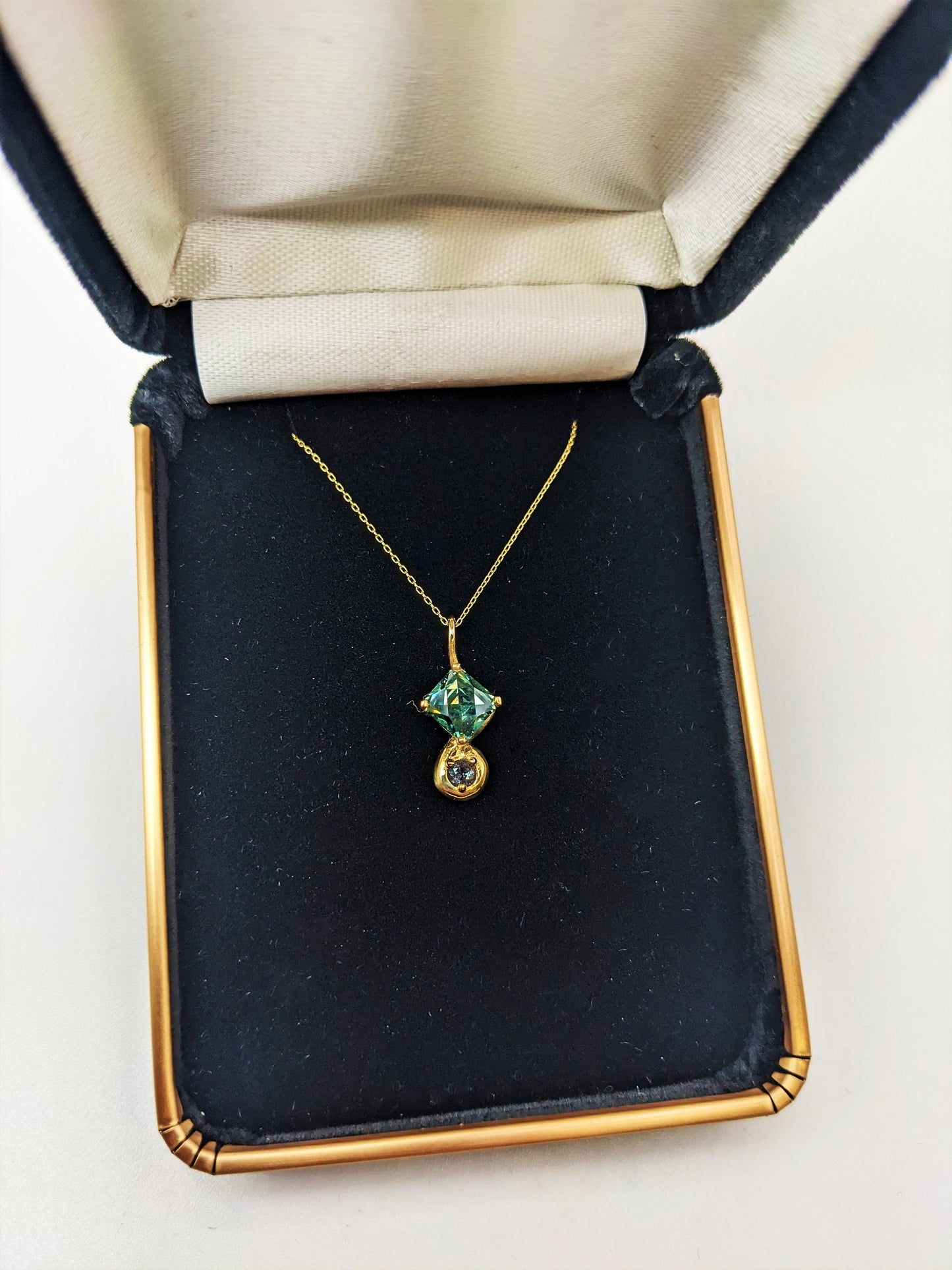 18K Gold Pendant Set With Montana Sapphire 2.15cts Green/Blue Color Change and Alexandrite, Includes 18K Gold Chain